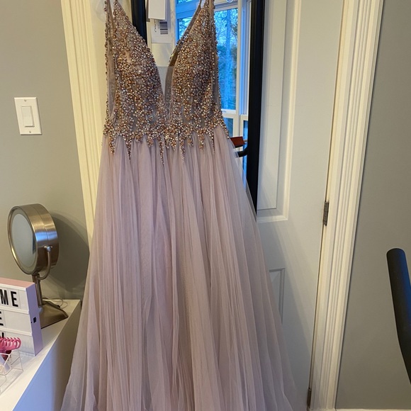 PINK PROM DRESS - Picture 2 of 8
